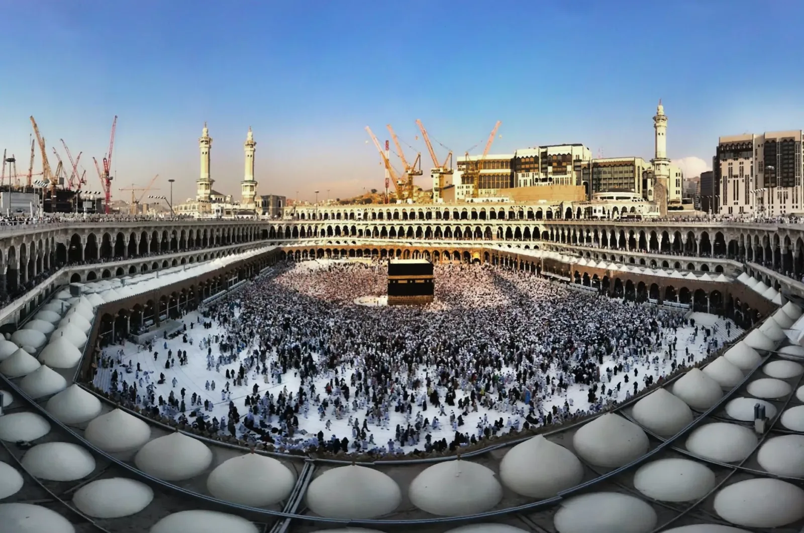 Haj 2024 Shocking News: Saudi Arabia Tourism Ministry Shut down 330 Hotels due to Licensing Violations. 4 Saudi Arabia